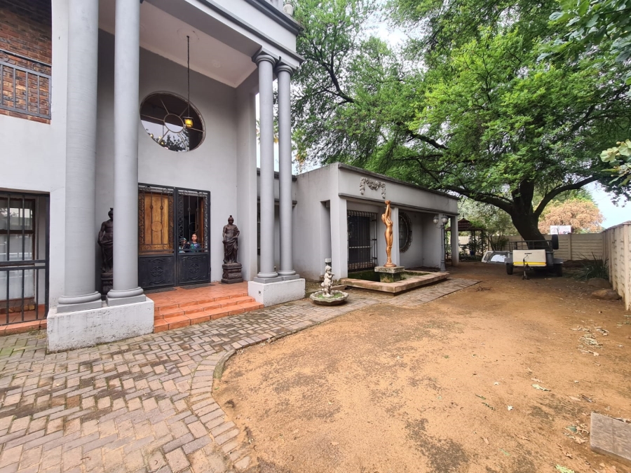 6 Bedroom Property for Sale in Vanderbijlpark SE 2 Gauteng