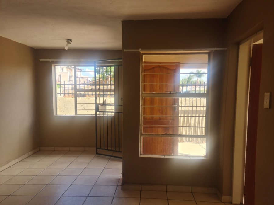 6 Bedroom Property for Sale in Eersterust Gauteng