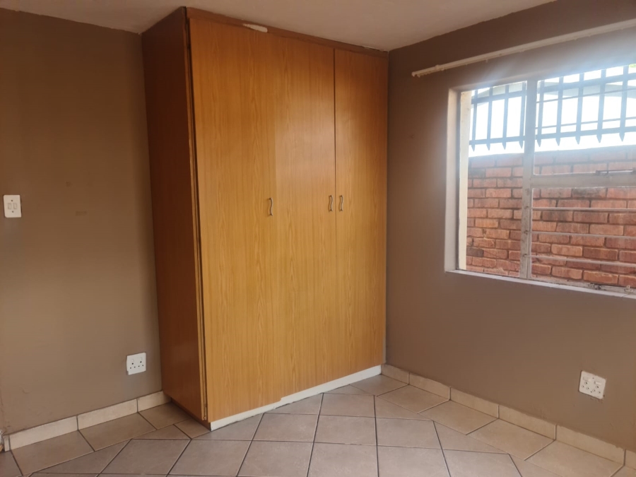 6 Bedroom Property for Sale in Eersterust Gauteng