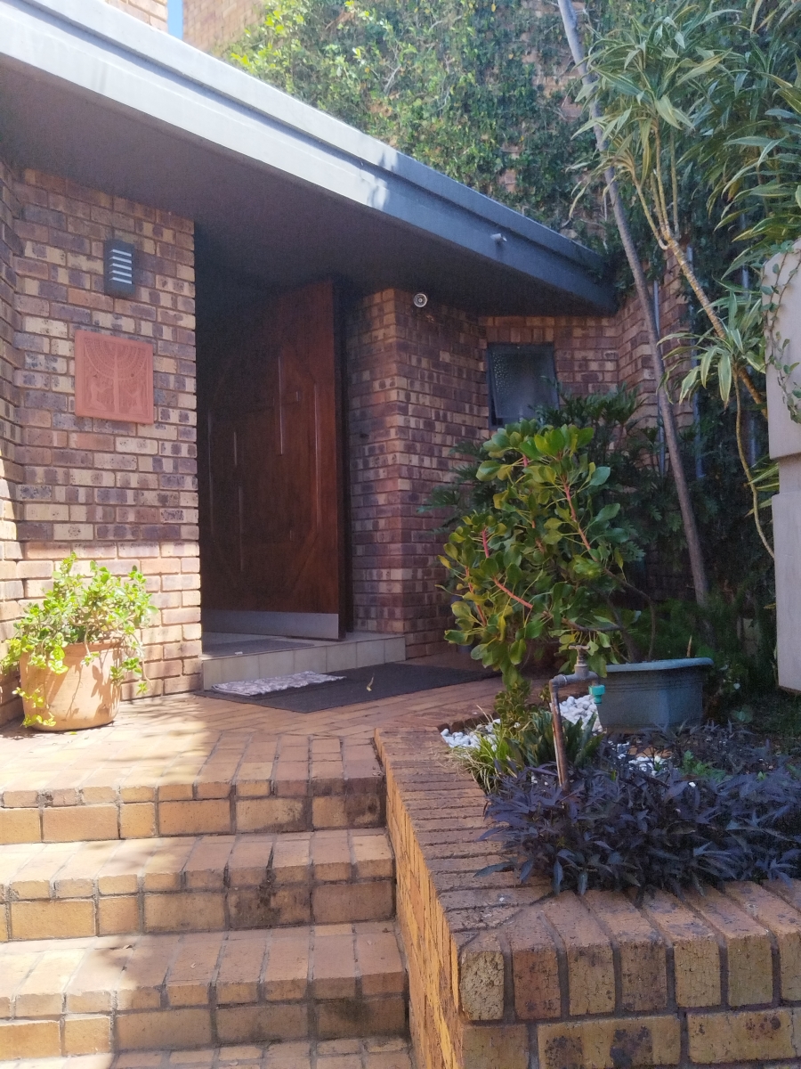 To Let 3 Bedroom Property for Rent in Magalieskruin Gauteng