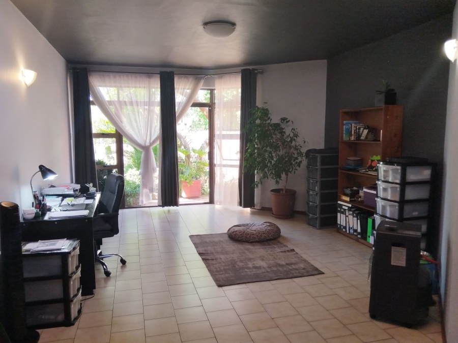 To Let 3 Bedroom Property for Rent in Magalieskruin Gauteng