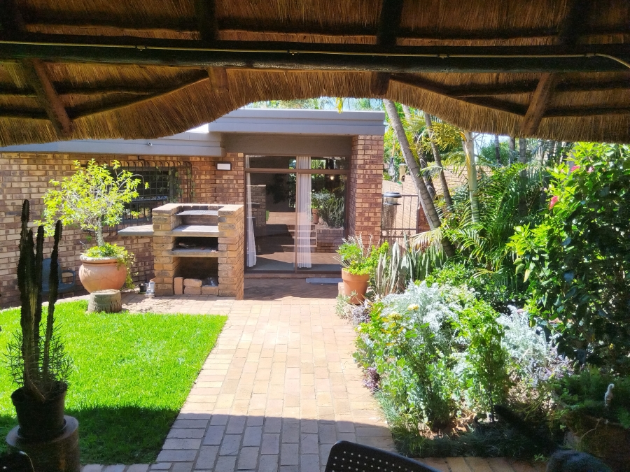 To Let 3 Bedroom Property for Rent in Magalieskruin Gauteng