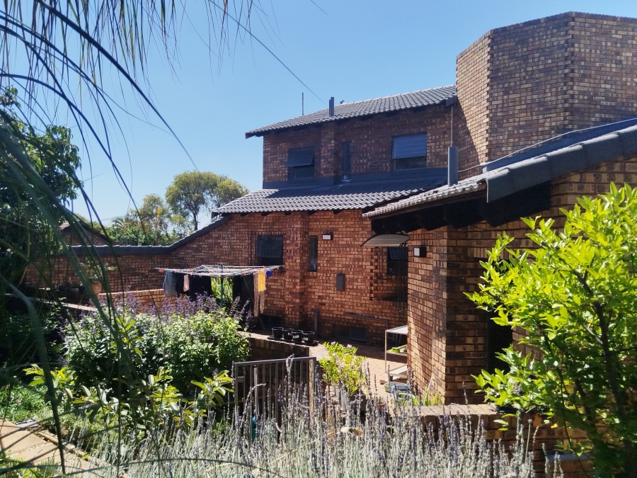 To Let 3 Bedroom Property for Rent in Magalieskruin Gauteng