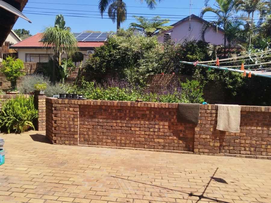 To Let 3 Bedroom Property for Rent in Magalieskruin Gauteng