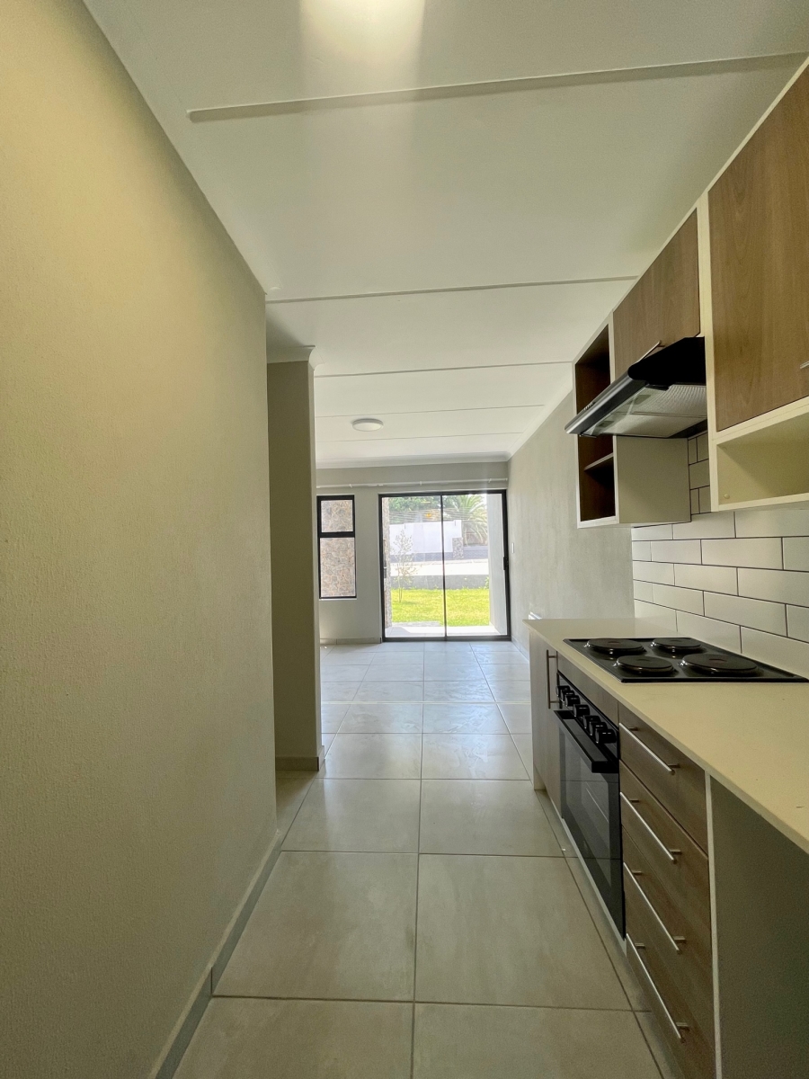 To Let 2 Bedroom Property for Rent in Glen Marais Gauteng