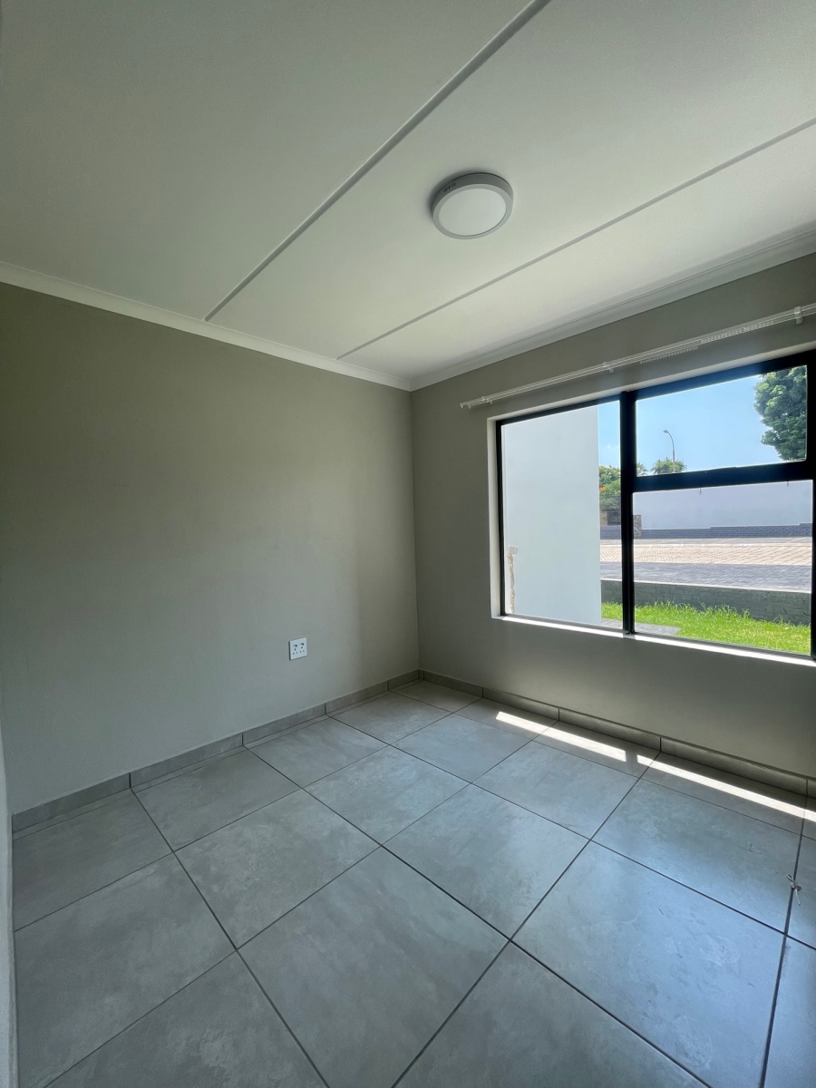 To Let 2 Bedroom Property for Rent in Glen Marais Gauteng