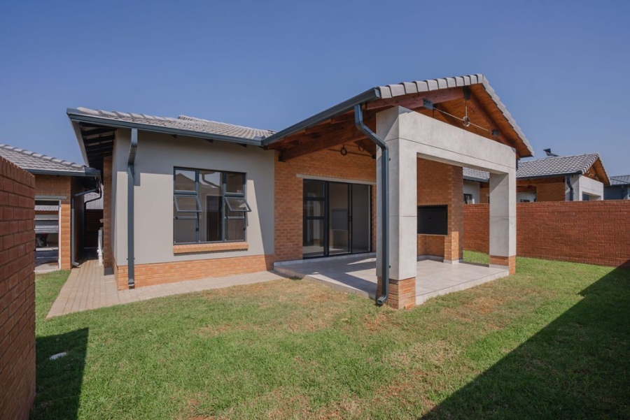 To Let 3 Bedroom Property for Rent in Six Fountains Residential Estate Gauteng