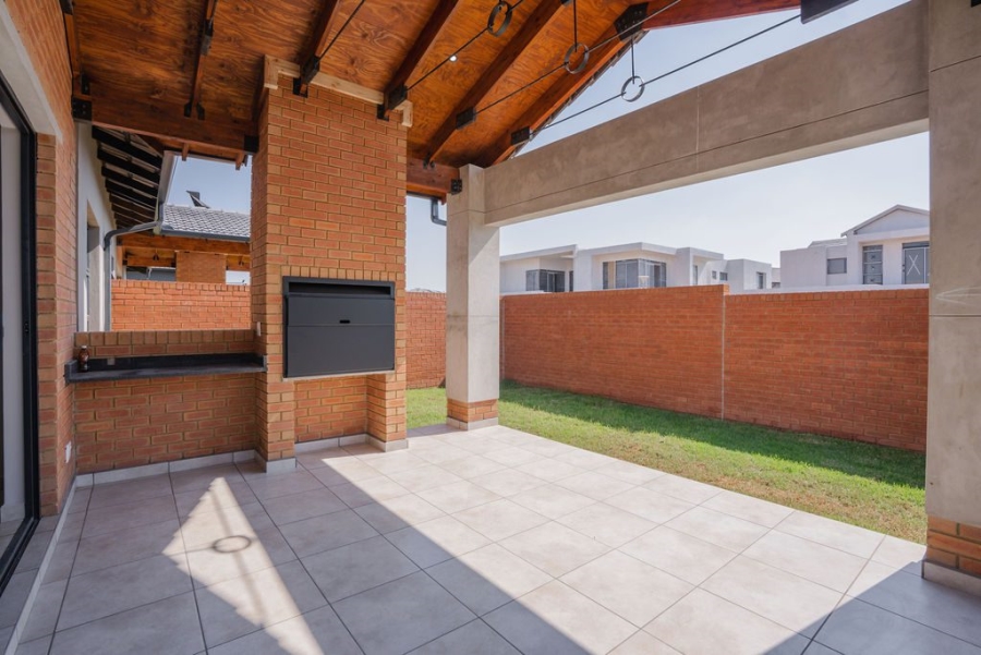 To Let 3 Bedroom Property for Rent in Six Fountains Residential Estate Gauteng