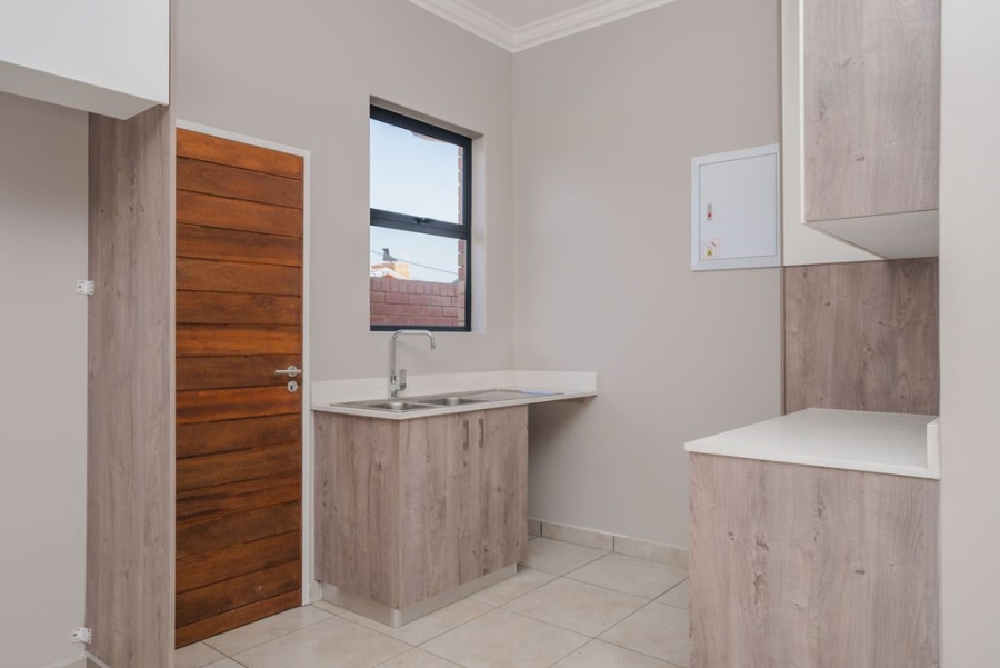 To Let 3 Bedroom Property for Rent in Six Fountains Residential Estate Gauteng