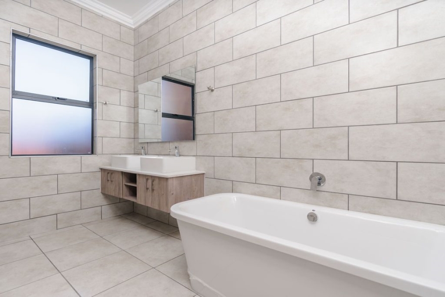 To Let 3 Bedroom Property for Rent in Six Fountains Residential Estate Gauteng