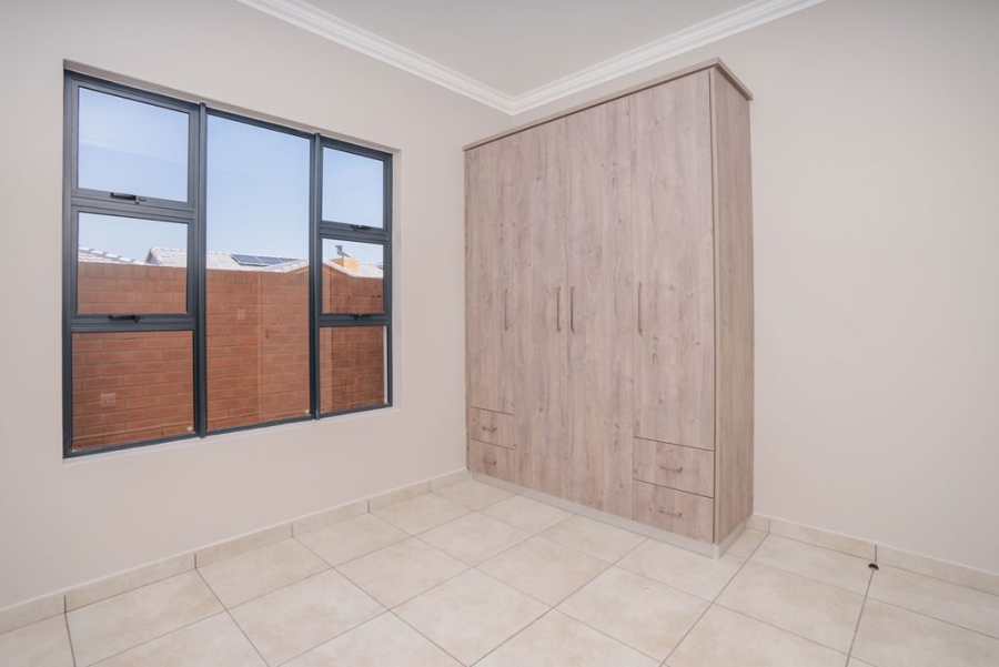 To Let 3 Bedroom Property for Rent in Six Fountains Residential Estate Gauteng