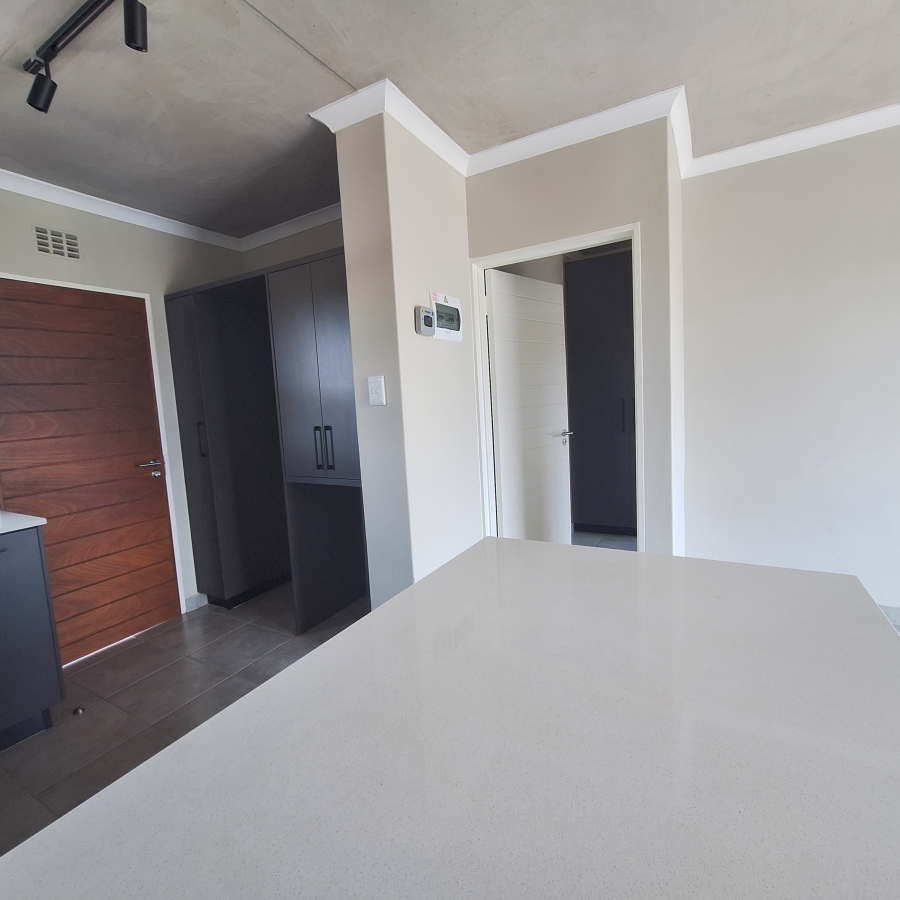 To Let 2 Bedroom Property for Rent in Sinoville Gauteng