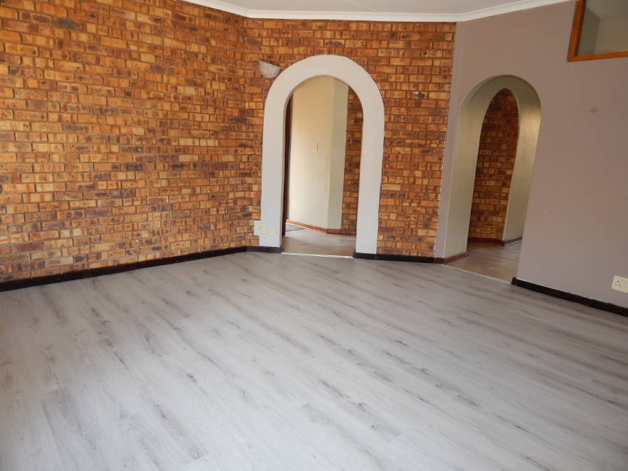 3 Bedroom Property for Sale in Rietvalleirand Gauteng