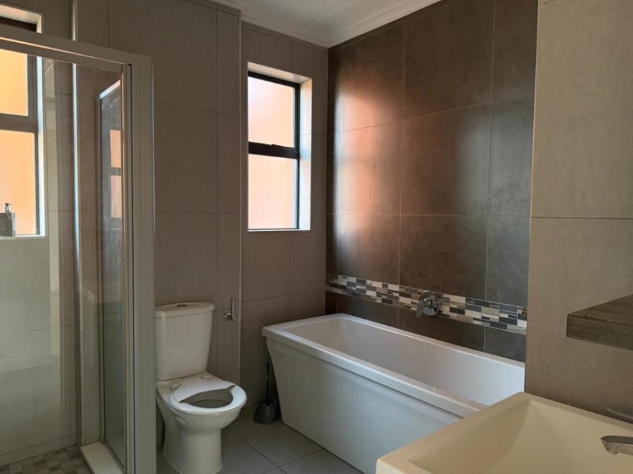 3 Bedroom Property for Sale in Garsfontein Gauteng