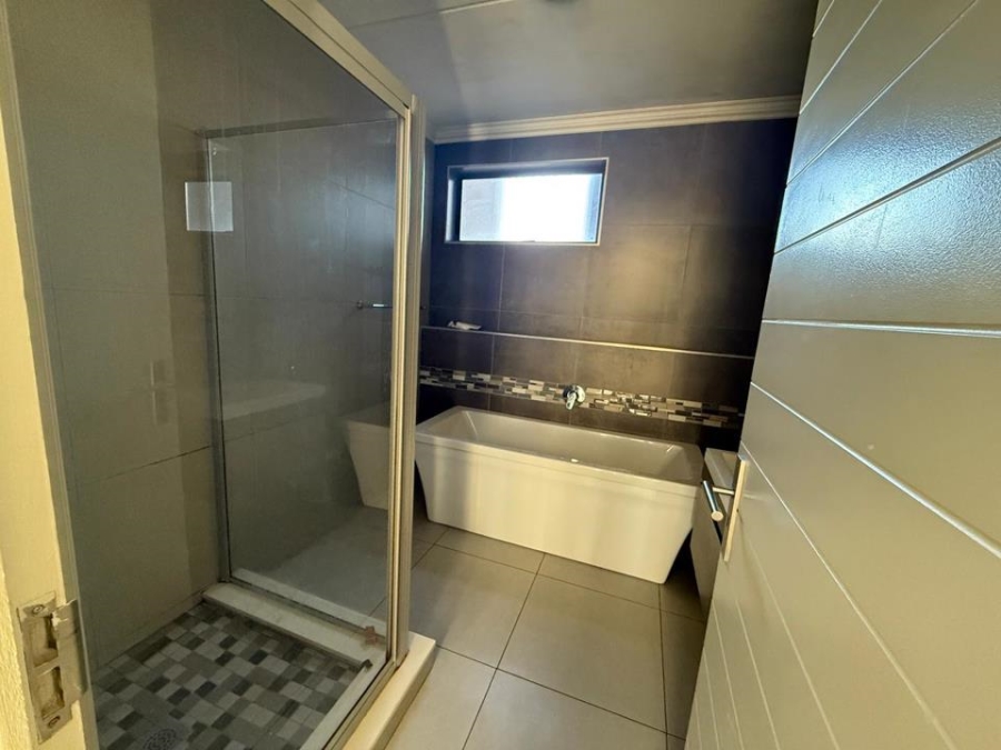3 Bedroom Property for Sale in Garsfontein Gauteng