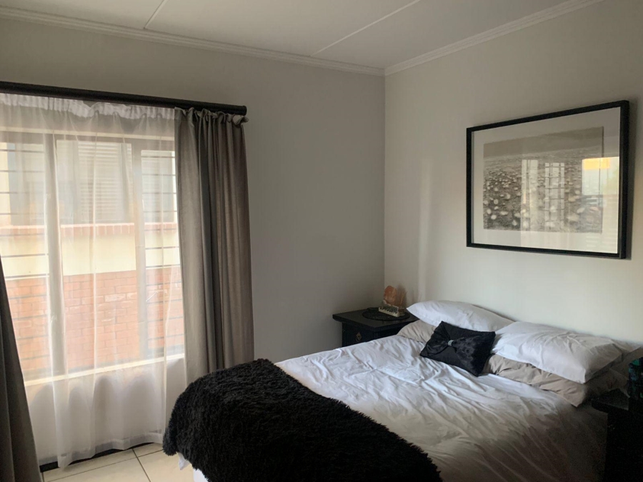 To Let 2 Bedroom Property for Rent in Greenstone Hill Gauteng