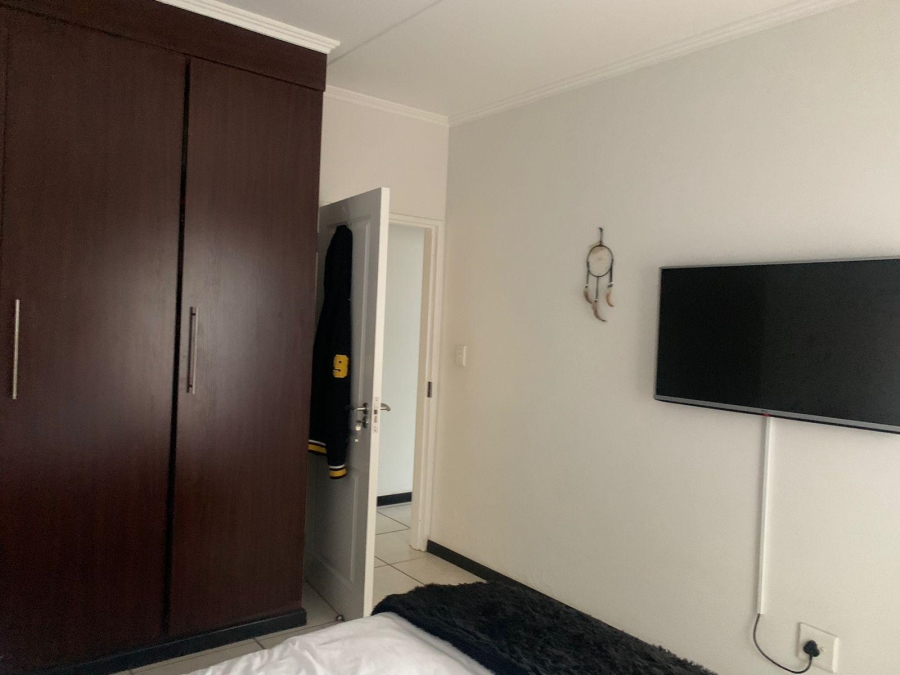 To Let 2 Bedroom Property for Rent in Greenstone Hill Gauteng