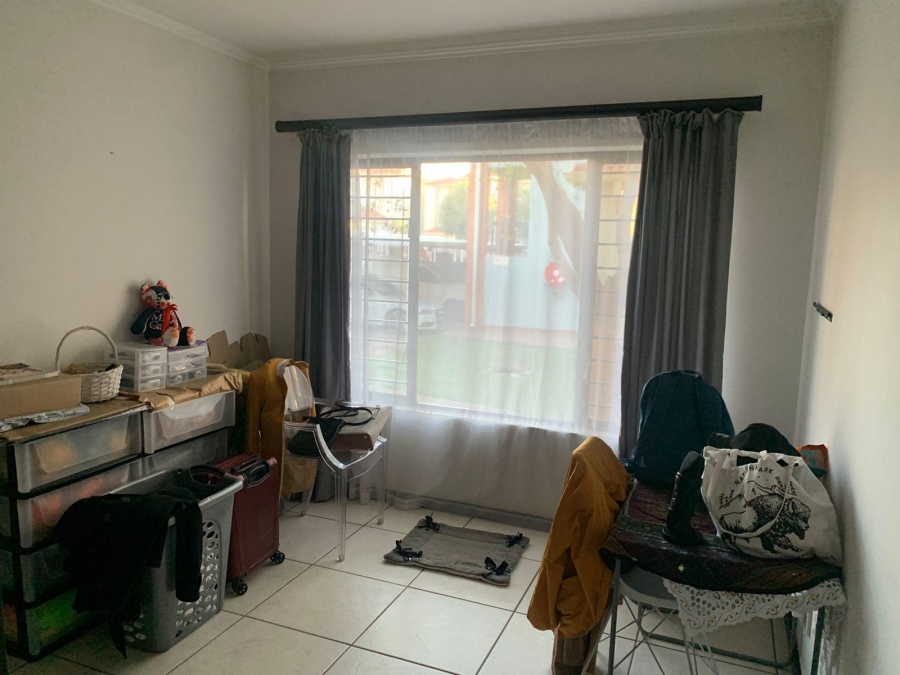 To Let 2 Bedroom Property for Rent in Greenstone Hill Gauteng