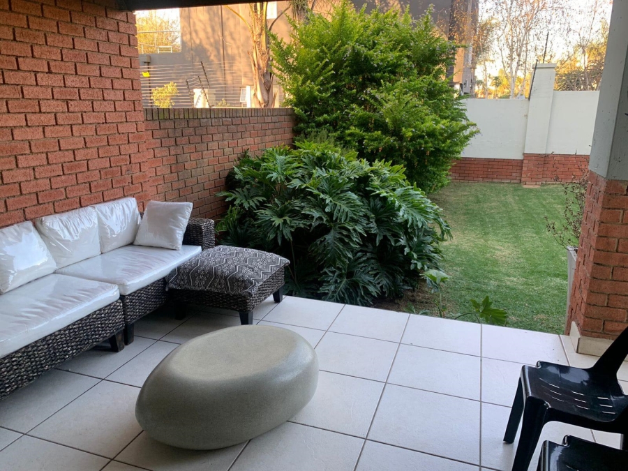 To Let 2 Bedroom Property for Rent in Greenstone Hill Gauteng