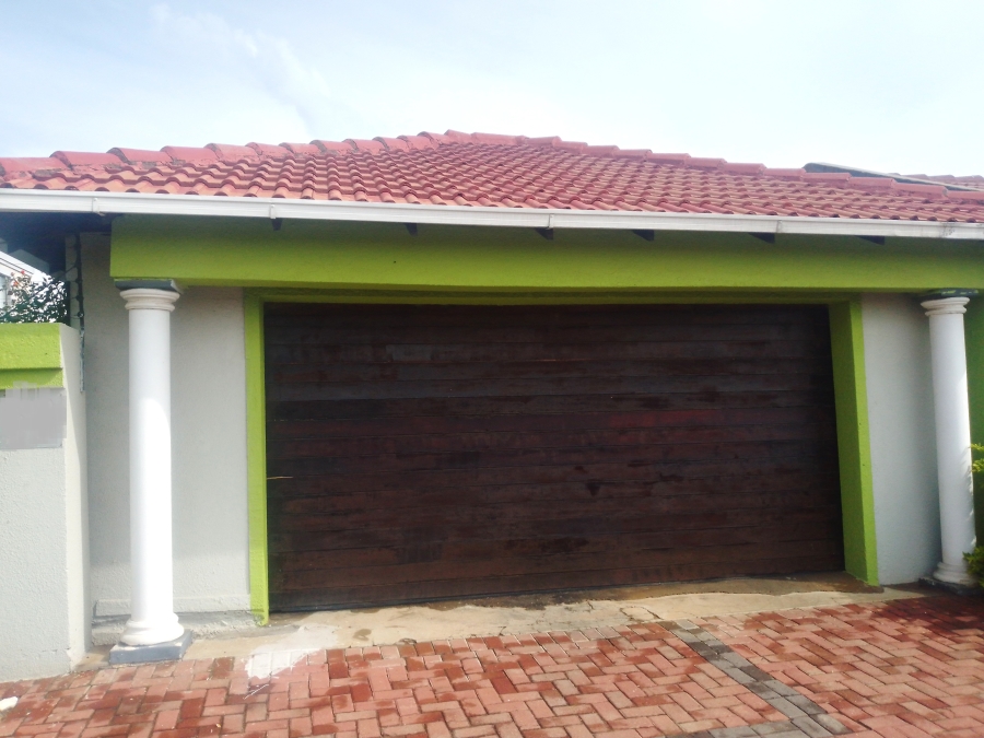 3 Bedroom Property for Sale in Windmill Park Gauteng