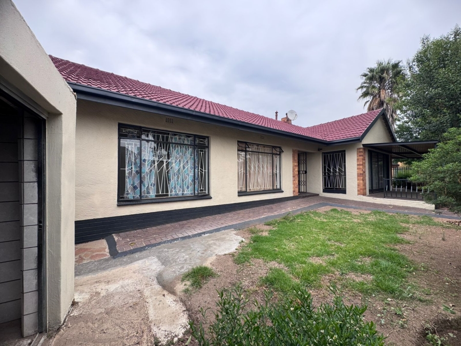 3 Bedroom Property for Sale in Selcourt Gauteng