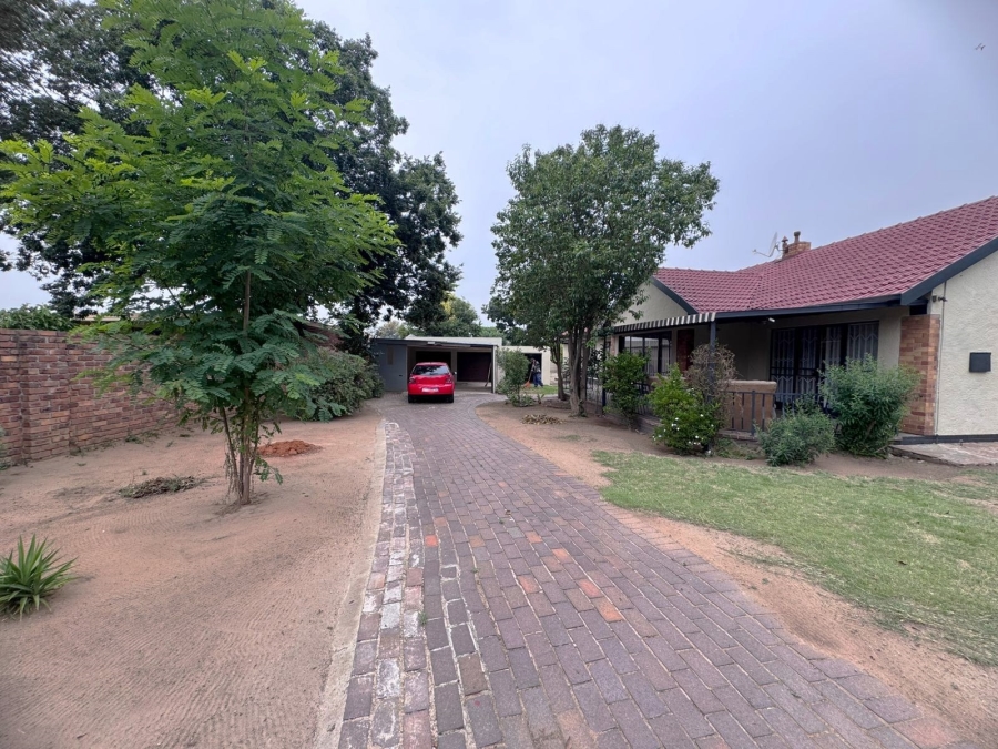 3 Bedroom Property for Sale in Selcourt Gauteng