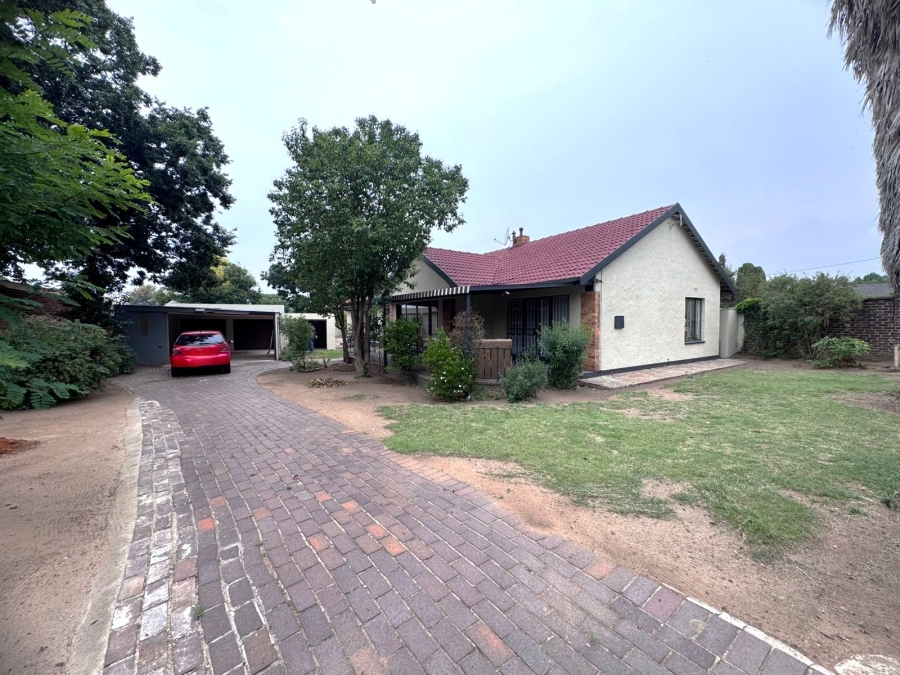 3 Bedroom Property for Sale in Selcourt Gauteng