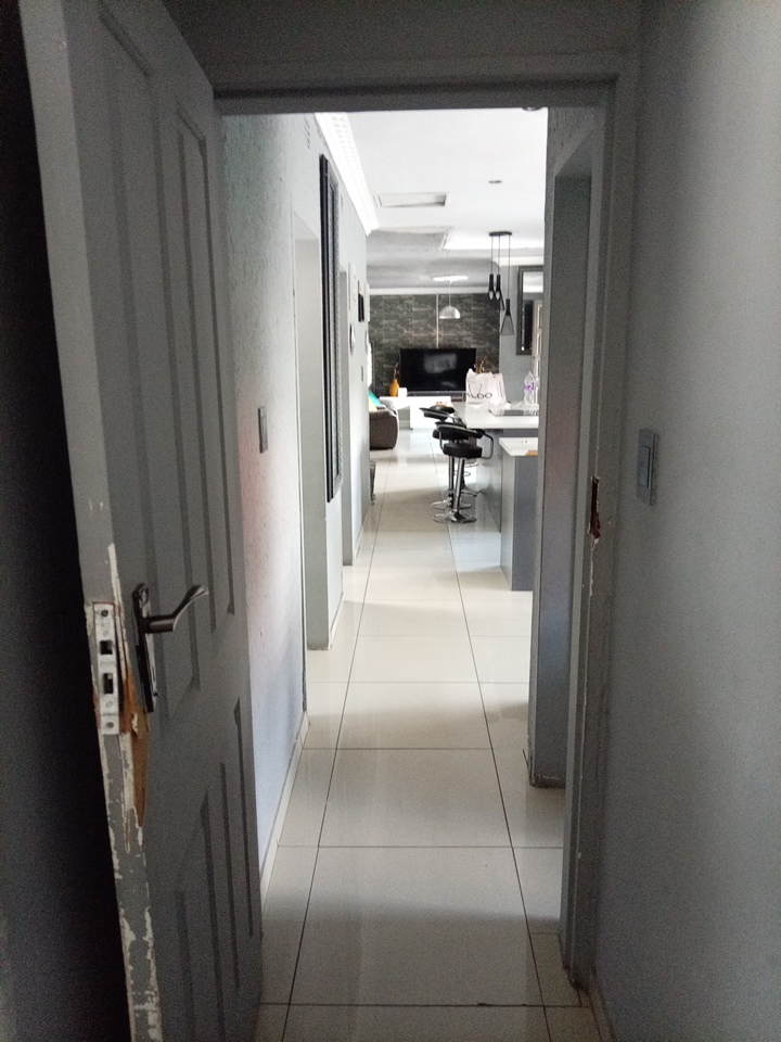 4 Bedroom Property for Sale in Crystal Park Gauteng