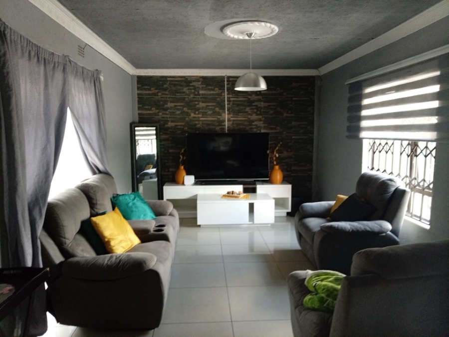 4 Bedroom Property for Sale in Crystal Park Gauteng