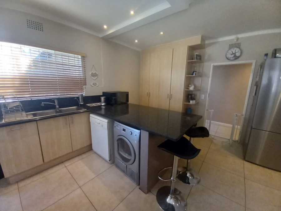 To Let 3 Bedroom Property for Rent in Horison Gauteng