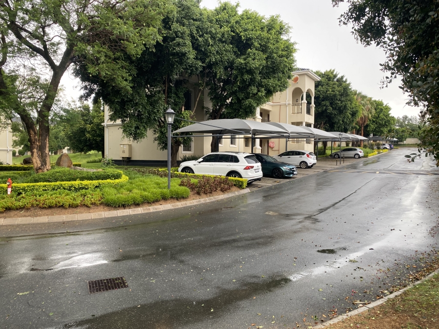 To Let 2 Bedroom Property for Rent in Fourways Gauteng