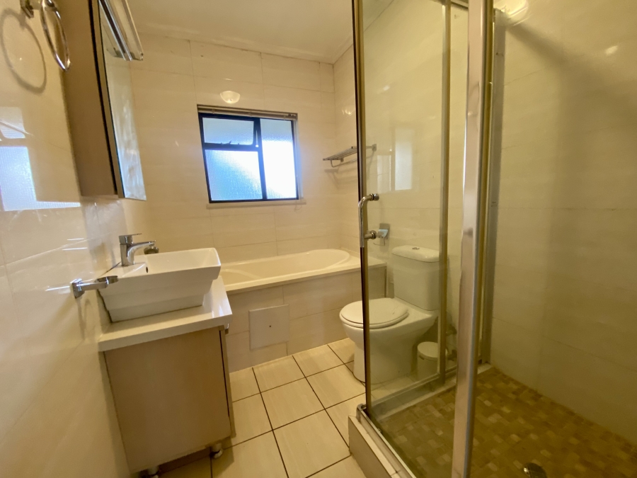 To Let 2 Bedroom Property for Rent in Fourways Gauteng