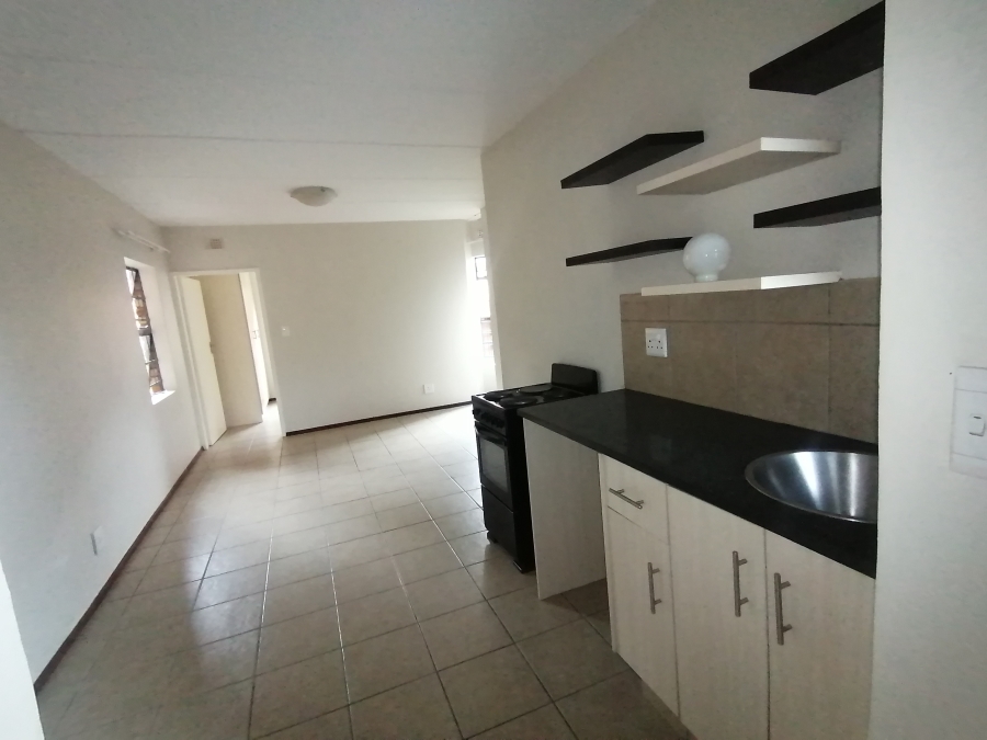 1 Bedroom Property for Sale in Noordwyk Gauteng