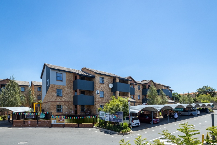 1 Bedroom Property for Sale in Noordwyk Gauteng
