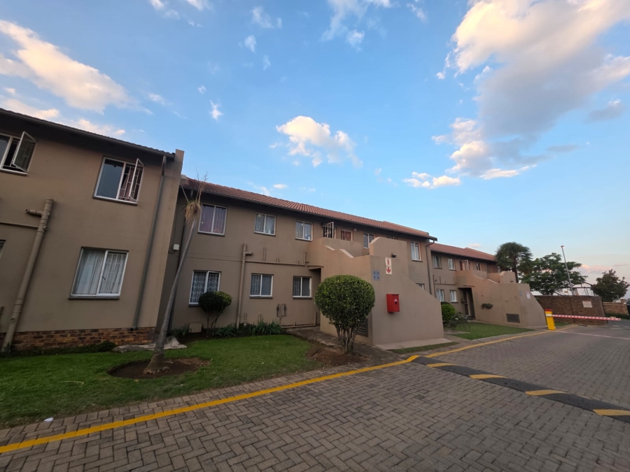 2 Bedroom Property for Sale in Beyers Park Gauteng