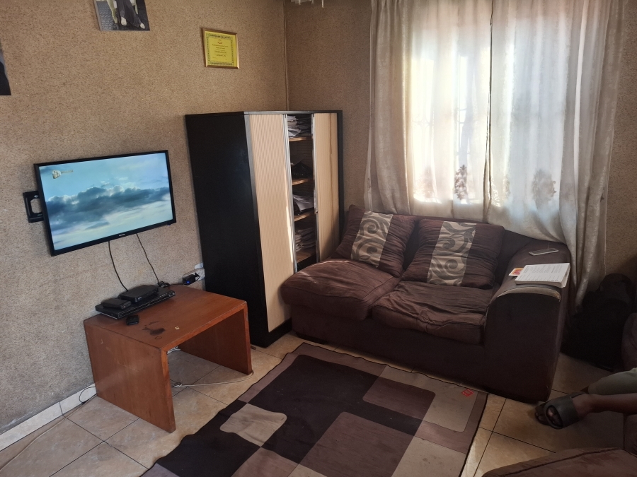 4 Bedroom Property for Sale in Kaalfontein Gauteng