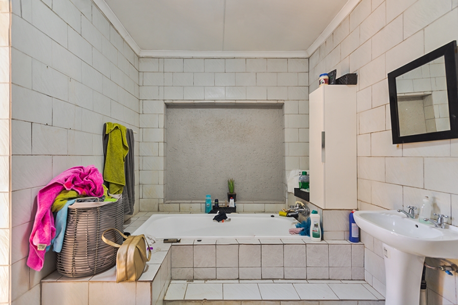 3 Bedroom Property for Sale in Bromhof Gauteng