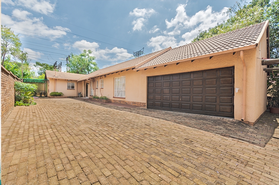 3 Bedroom Property for Sale in Bromhof Gauteng