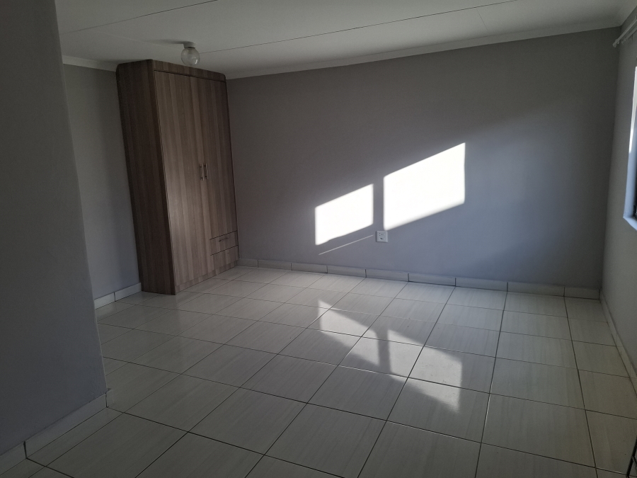 To Let 1 Bedroom Property for Rent in Croydon Gauteng