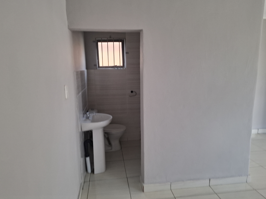 To Let 1 Bedroom Property for Rent in Croydon Gauteng