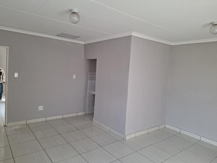 To Let 1 Bedroom Property for Rent in Croydon Gauteng