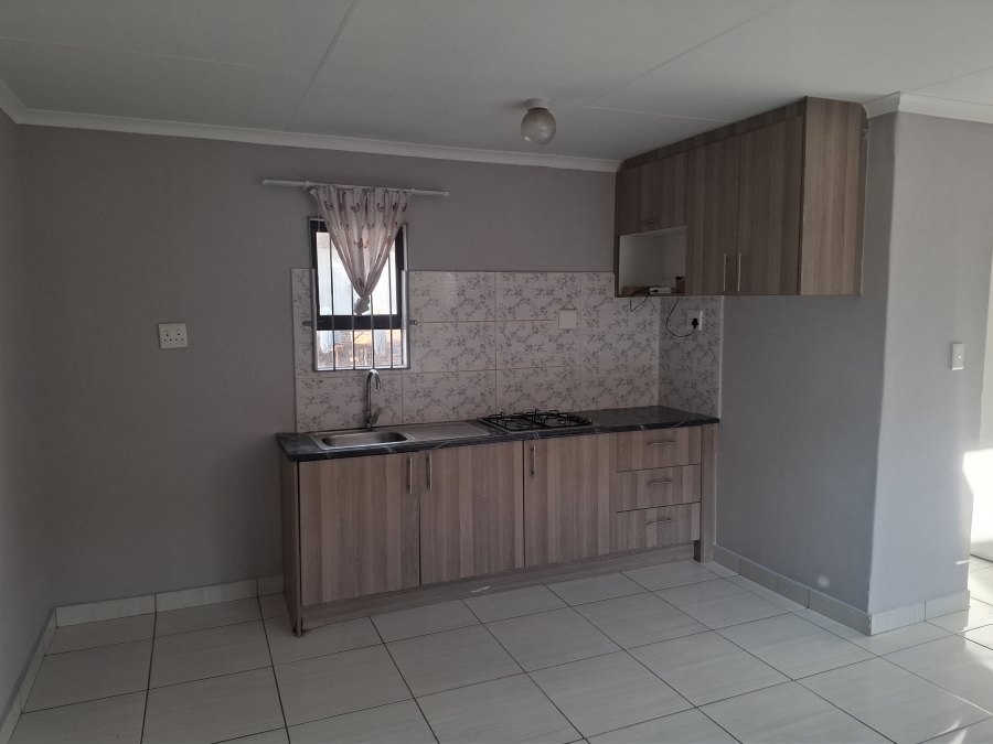 To Let 1 Bedroom Property for Rent in Croydon Gauteng