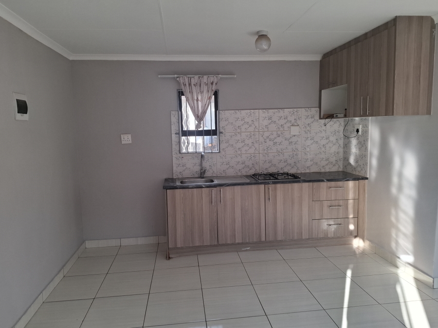 To Let 1 Bedroom Property for Rent in Croydon Gauteng