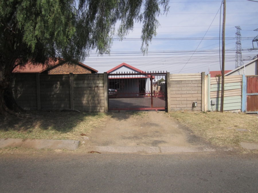 To Let 1 Bedroom Property for Rent in Croydon Gauteng