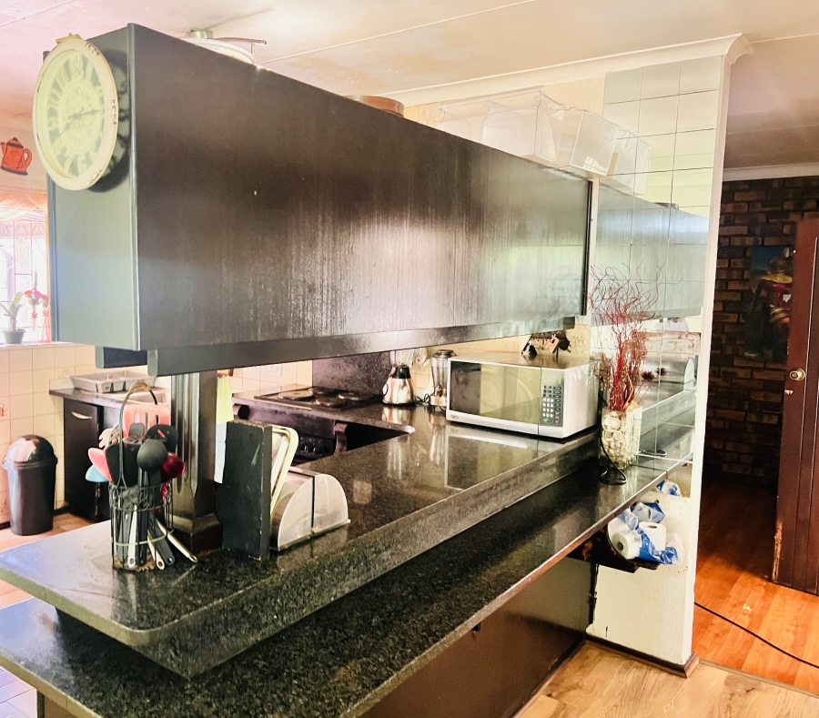 3 Bedroom Property for Sale in Crystal Park Gauteng