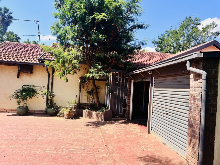 3 Bedroom Property for Sale in Crystal Park Gauteng