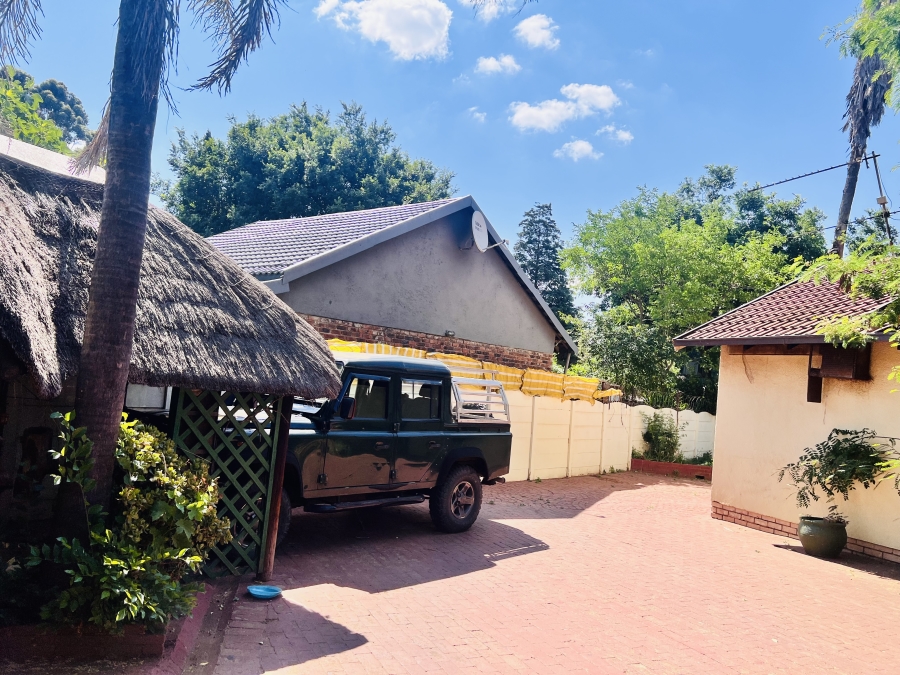 3 Bedroom Property for Sale in Crystal Park Gauteng