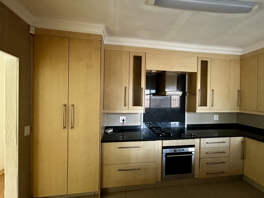 To Let 3 Bedroom Property for Rent in Vorna Valley Gauteng