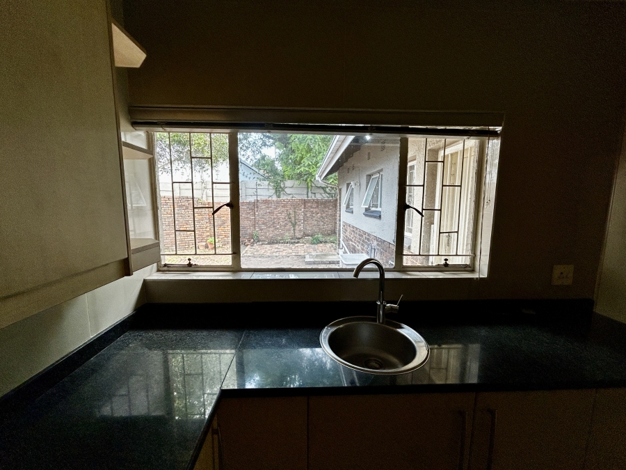 To Let 3 Bedroom Property for Rent in Vorna Valley Gauteng