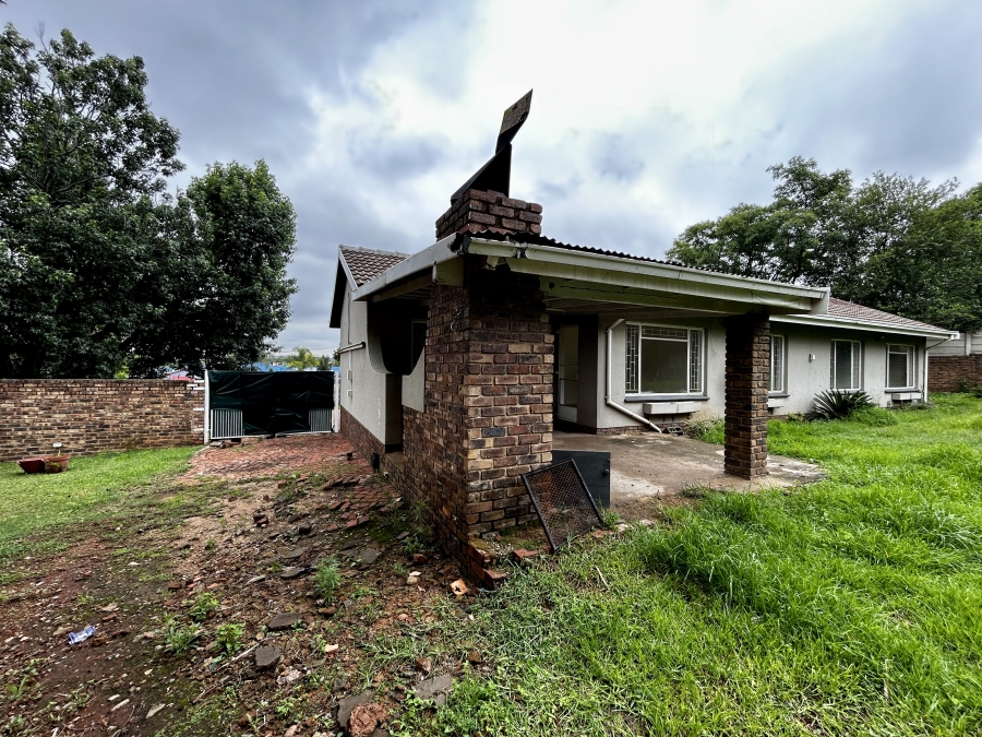 To Let 3 Bedroom Property for Rent in Vorna Valley Gauteng